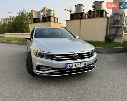 Серый Фольксваген Пассат, объемом двигателя 1.97 л и пробегом 31 тыс. км за 33399 $, фото 3 на Automoto.ua