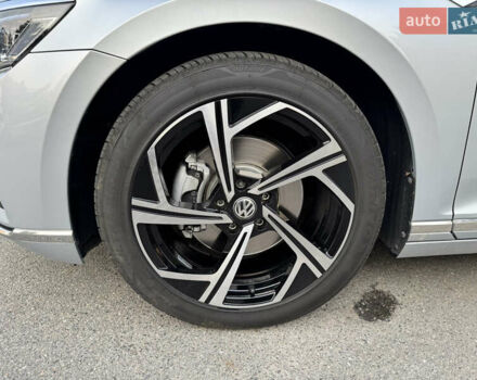 Серый Фольксваген Пассат, объемом двигателя 1.97 л и пробегом 31 тыс. км за 33399 $, фото 24 на Automoto.ua