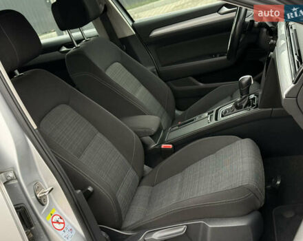 Сірий Фольксваген Пассат, об'ємом двигуна 2 л та пробігом 191 тис. км за 19777 $, фото 85 на Automoto.ua