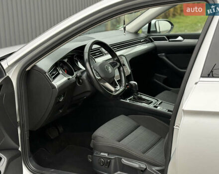 Сірий Фольксваген Пассат, об'ємом двигуна 2 л та пробігом 191 тис. км за 19777 $, фото 61 на Automoto.ua