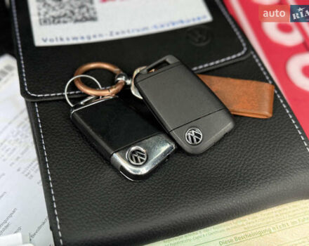 Сірий Фольксваген Пассат, об'ємом двигуна 2 л та пробігом 191 тис. км за 19777 $, фото 131 на Automoto.ua