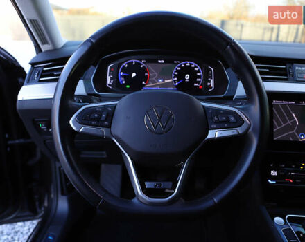 Серый Фольксваген Пассат, объемом двигателя 1.97 л и пробегом 65 тыс. км за 31900 $, фото 63 на Automoto.ua