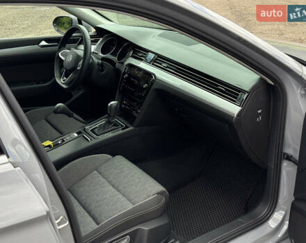 Серый Фольксваген Пассат, объемом двигателя 1.97 л и пробегом 30 тыс. км за 32999 $, фото 17 на Automoto.ua