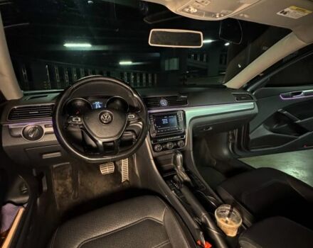 Сірий Фольксваген Пассат, об'ємом двигуна 1.8 л та пробігом 140 тис. км за 15000 $, фото 6 на Automoto.ua