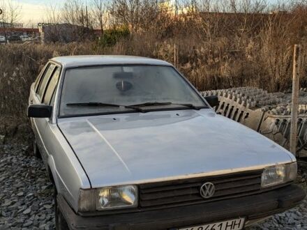 Серый Фольксваген Пассат, объемом двигателя 1.6 л и пробегом 264 тыс. км за 900 $, фото 1 на Automoto.ua