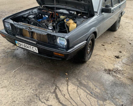 Серый Фольксваген Пассат, объемом двигателя 2.32 л и пробегом 430 тыс. км за 1100 $, фото 1 на Automoto.ua