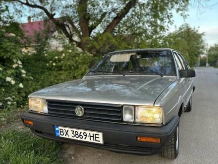 Фольксваген Пассат 1986 у Ярмолинці на Automoto.ua Сірий Фольксваген Пассат, об'ємом двигуна 1.6 л та пробігом 289 тис. км за 1350 $, фото 1 на Automoto.ua