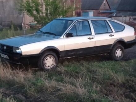 Фольксваген Пассат 1987 в Владимир-Волынский на Automoto.ua Серый Фольксваген Пассат, объемом двигателя 0 л и пробегом 400 тыс. км за 900 $, фото 1 на Automoto.ua