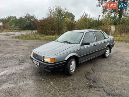 Фольксваген Пассат 1988 у Ходорів на Automoto.ua Сірий Фольксваген Пассат, об'ємом двигуна 1.6 л та пробігом 450 тис. км за 1150 $, фото 1 на Automoto.ua