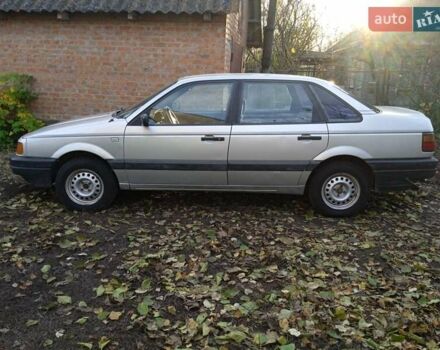 Серый Фольксваген Пассат, объемом двигателя 1.6 л и пробегом 403 тыс. км за 1800 $, фото 1 на Automoto.ua