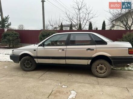 Сірий Фольксваген Пассат, об'ємом двигуна 1.6 л та пробігом 300 тис. км за 700 $, фото 1 на Automoto.ua