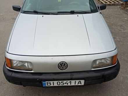 Серый Фольксваген Пассат, объемом двигателя 1.8 л и пробегом 480 тыс. км за 2000 $, фото 1 на Automoto.ua