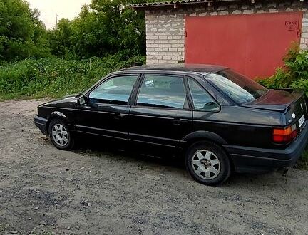 Фольксваген Пассат 1990 в Змиеве на Automoto.ua Серый Фольксваген Пассат, объемом двигателя 2 л и пробегом 268 тыс. км за 1500 $, фото 1 на Automoto.ua