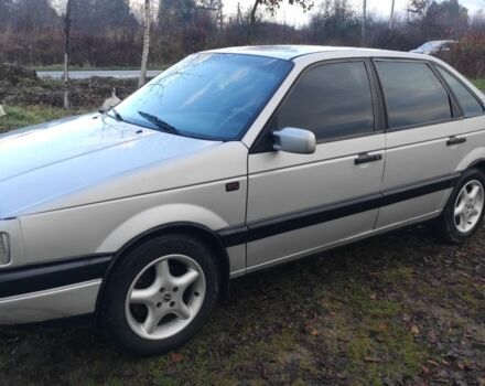 Серый Фольксваген Пассат, объемом двигателя 1.6 л и пробегом 300 тыс. км за 2100 $, фото 1 на Automoto.ua