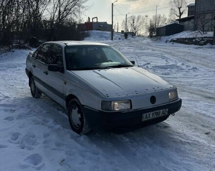 Серый Фольксваген Пассат, объемом двигателя 1.6 л и пробегом 300 тыс. км за 1150 $, фото 1 на Automoto.ua