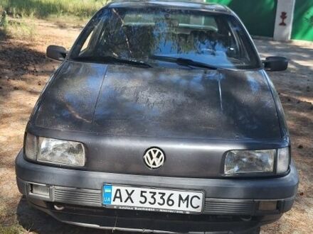 Фольксваген Пассат 1990 у Чугуеве на Automoto.ua Сірий Фольксваген Пассат, об'ємом двигуна 2 л та пробігом 275 тис. км за 1750 $, фото 1 на Automoto.ua