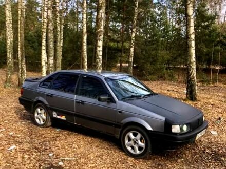 Фольксваген Пассат 1990 в Ровно на Automoto.ua Серый Фольксваген Пассат, объемом двигателя 1.6 л и пробегом 0 тыс. км за 700 $, фото 1 на Automoto.ua