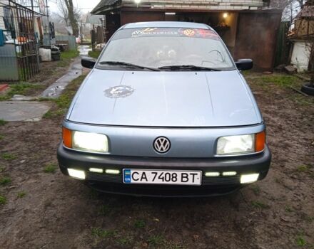 Серый Фольксваген Пассат, объемом двигателя 1.8 л и пробегом 350 тыс. км за 2800 $, фото 1 на Automoto.ua