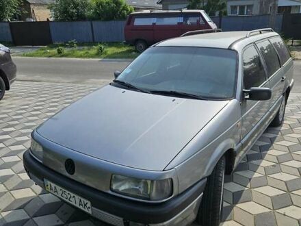 Фольксваген Пассат 1991 у Гостомель на Automoto.ua Сірий Фольксваген Пассат, об'ємом двигуна 2 л та пробігом 300 тис. км за 1750 $, фото 1 на Automoto.ua