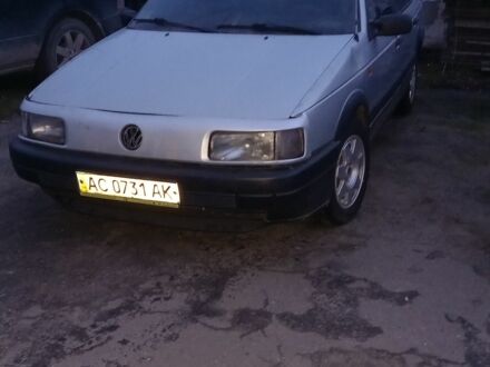 Серый Фольксваген Пассат, объемом двигателя 1.6 л и пробегом 300 тыс. км за 1300 $, фото 1 на Automoto.ua