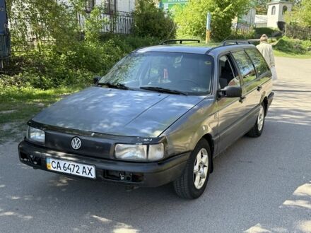Фольксваген Пассат 1991 у Золотоноше на Automoto.ua Сірий Фольксваген Пассат, об'ємом двигуна 1.8 л та пробігом 300 тис. км за 950 $, фото 1 на Automoto.ua