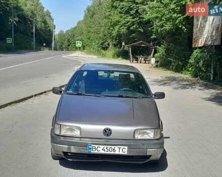 Серый Фольксваген Пассат, объемом двигателя 1.78 л и пробегом 330 тыс. км за 1250 $, фото 1 на Automoto.ua