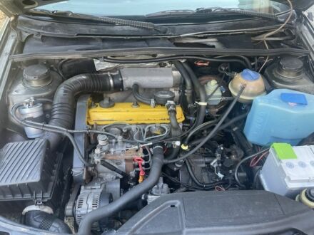 Серый Фольксваген Пассат, объемом двигателя 1.9 л и пробегом 400 тыс. км за 2500 $, фото 1 на Automoto.ua