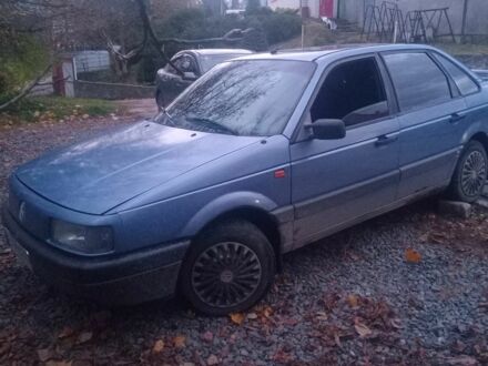 Серый Фольксваген Пассат, объемом двигателя 1 л и пробегом 400 тыс. км за 1250 $, фото 1 на Automoto.ua