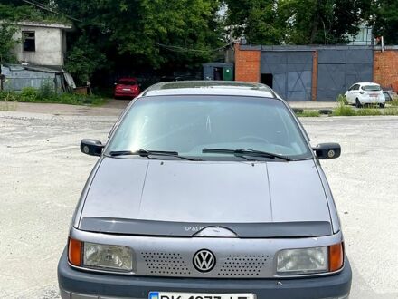 Фольксваген Пассат 1993 в Ровно на Automoto.ua Серый Фольксваген Пассат, объемом двигателя 1.8 л и пробегом 400 тыс. км за 1150 $, фото 1 на Automoto.ua