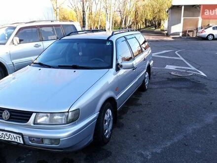 Сірий Фольксваген Пассат, об'ємом двигуна 1.8 л та пробігом 447 тис. км за 2900 $, фото 1 на Automoto.ua