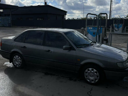 Сірий Фольксваген Пассат, об'ємом двигуна 2 л та пробігом 600 тис. км за 1700 $, фото 1 на Automoto.ua