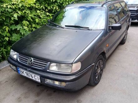 Фольксваген Пассат 1995 в Ровно на Automoto.ua Серый Фольксваген Пассат, объемом двигателя 1.8 л и пробегом 80 тыс. км за 2100 $, фото 1 на Automoto.ua