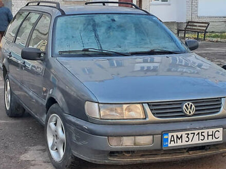 Серый Фольксваген Пассат, объемом двигателя 1.6 л и пробегом 100 тыс. км за 1350 $, фото 1 на Automoto.ua