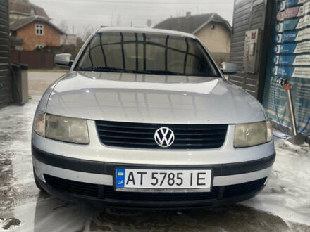 Сірий Фольксваген Пассат, об'ємом двигуна 1.6 л та пробігом 300 тис. км за 3999 $, фото 1 на Automoto.ua