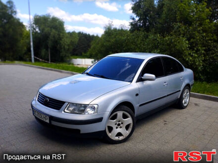 Фольксваген Пассат 1997 у Яворове на Automoto.ua Сірий Фольксваген Пассат, об'ємом двигуна 1.6 л та пробігом 378 тис. км за 3400 $, фото 1 на Automoto.ua