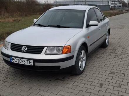 Серый Фольксваген Пассат, объемом двигателя 1.6 л и пробегом 380 тыс. км за 2650 $, фото 1 на Automoto.ua