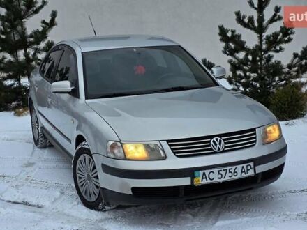 Серый Фольксваген Пассат, объемом двигателя 1.8 л и пробегом 296 тыс. км за 3450 $, фото 1 на Automoto.ua