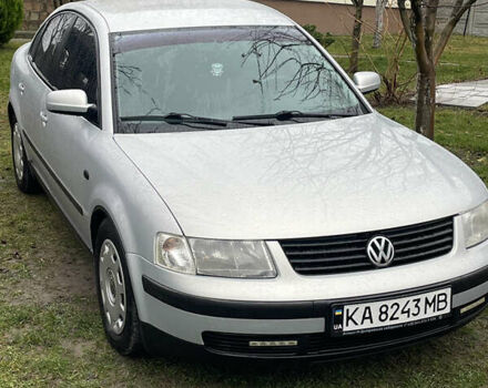 Серый Фольксваген Пассат, объемом двигателя 1.8 л и пробегом 335 тыс. км за 4500 $, фото 1 на Automoto.ua