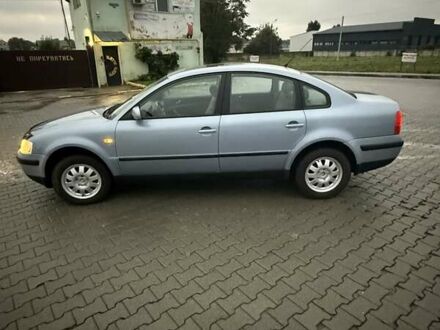 Фольксваген Пассат 1998 в Черновцах на Automoto.ua Серый Фольксваген Пассат, объемом двигателя 1.6 л и пробегом 300 тыс. км за 2999 $, фото 1 на Automoto.ua