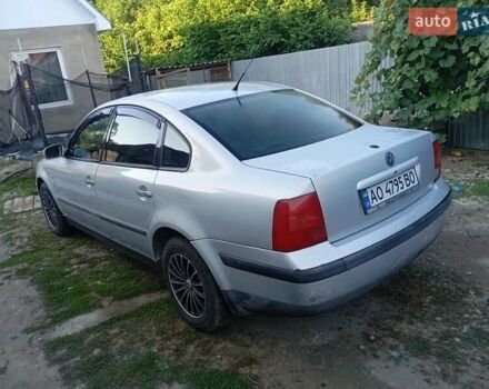 Серый Фольксваген Пассат, объемом двигателя 1.8 л и пробегом 330 тыс. км за 2600 $, фото 1 на Automoto.ua