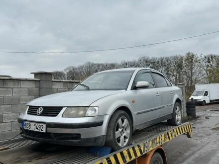 Серый Фольксваген Пассат, объемом двигателя 0 л и пробегом 100 тыс. км за 650 $, фото 1 на Automoto.ua