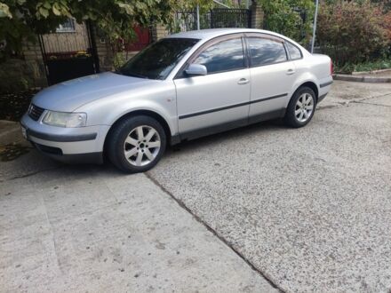 Серый Фольксваген Пассат, объемом двигателя 1.6 л и пробегом 240 тыс. км за 3500 $, фото 1 на Automoto.ua