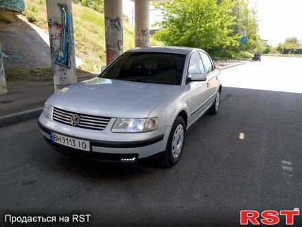 Серый Фольксваген Пассат, объемом двигателя 1.6 л и пробегом 317 тыс. км за 3600 $, фото 1 на Automoto.ua