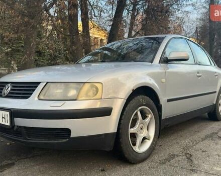 Серый Фольксваген Пассат, объемом двигателя 1.8 л и пробегом 480 тыс. км за 3700 $, фото 1 на Automoto.ua