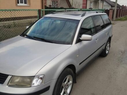 Фольксваген Пассат 1999 у Горохів на Automoto.ua Сірий Фольксваген Пассат, об'ємом двигуна 1 л та пробігом 383 тис. км за 3750 $, фото 1 на Automoto.ua