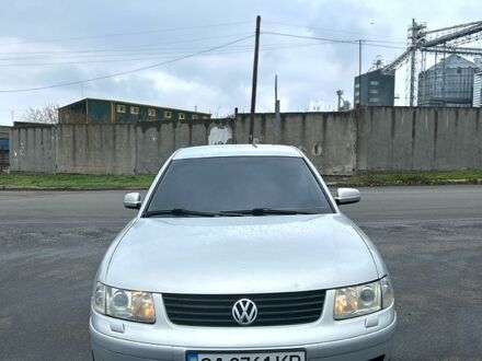 Фольксваген Пассат 1999 в Умани на Automoto.ua Серый Фольксваген Пассат, объемом двигателя 2.8 л и пробегом 345 тыс. км за 3500 $, фото 1 на Automoto.ua