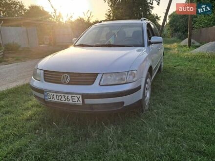 Серый Фольксваген Пассат, объемом двигателя 1.8 л и пробегом 359 тыс. км за 3500 $, фото 1 на Automoto.ua