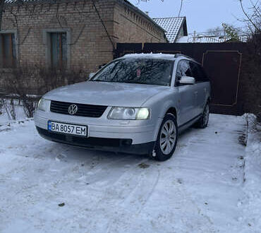 Серый Фольксваген Пассат, объемом двигателя 2.77 л и пробегом 250 тыс. км за 3800 $, фото 1 на Automoto.ua