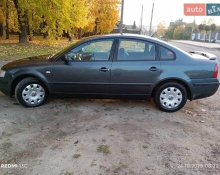 Серый Фольксваген Пассат, объемом двигателя 1.8 л и пробегом 185 тыс. км за 4000 $, фото 1 на Automoto.ua