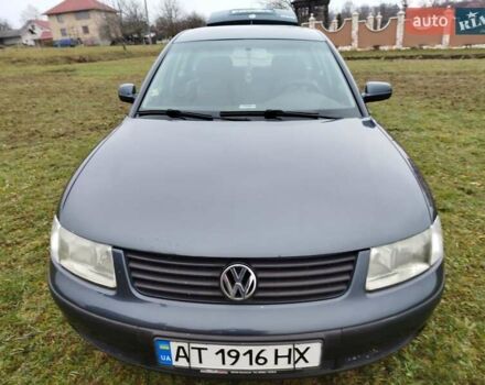 Серый Фольксваген Пассат, объемом двигателя 1.6 л и пробегом 289 тыс. км за 3999 $, фото 1 на Automoto.ua